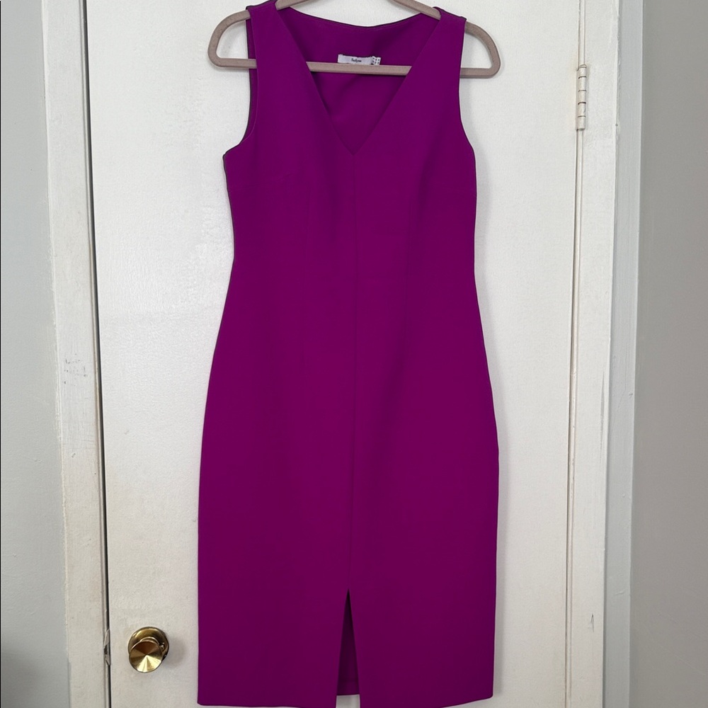 Safiyya Structured Cape-Detail Midi Dress in Fuchsia with Wide Belt - Picture 5 of 9